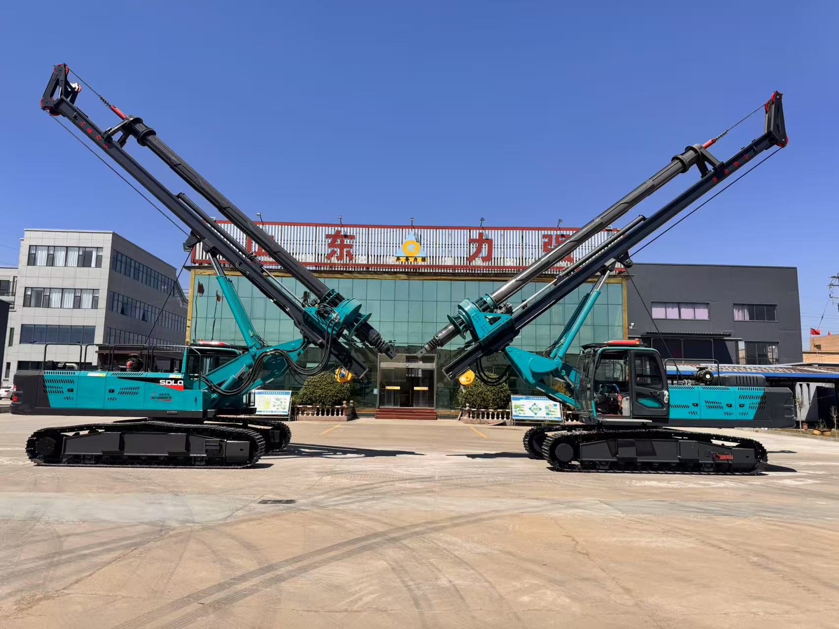 山东力强旋挖机在重大工程中的关键作用